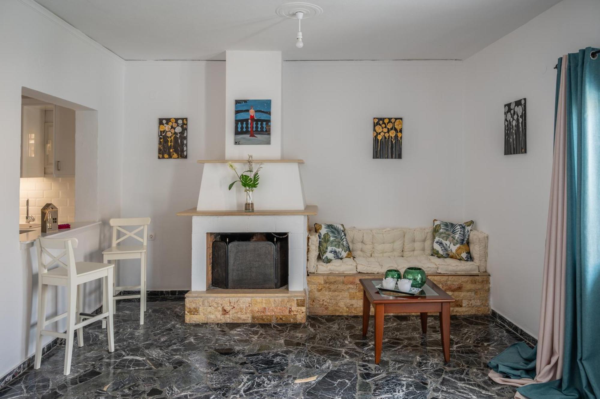 Villa Maria-irini *